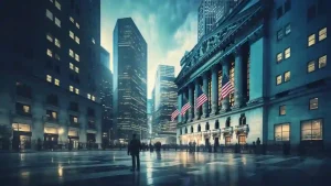 La imagen muestra una escena urbana nocturna en una ciudad con edificios altos y modernos. En el centro, destaca un edificio clásico con columnas y banderas estadounidenses en la fachada, lo que sugiere que podría ser un edificio gubernamental o de gran importancia, como la Bolsa de Nueva York. El cielo está nublado, con una luz difusa que ilumina la escena, creando un ambiente misterioso y dramático. Algunas personas caminan por la calle, que parece estar húmeda, reflejando la luz de los edificios y añadiendo un efecto de profundidad. La atmósfera general es de tranquilidad y un poco de soledad, a pesar de estar en una gran ciudad.